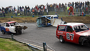 Reliant Robin Fun at Mendips Raceway